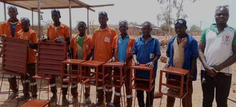 Centre de formation professionnelle Naaba Boulga de Sourgoubila: ces pagnes, ces fenêtres et ces tenues faits par les apprenants