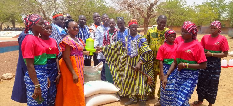 Production locale : Issaka Sankara sacré meilleur producteur de volailles de Toéghin Production locale : Issaka Sankara sacré meilleur producteur de volailles de Toéghin